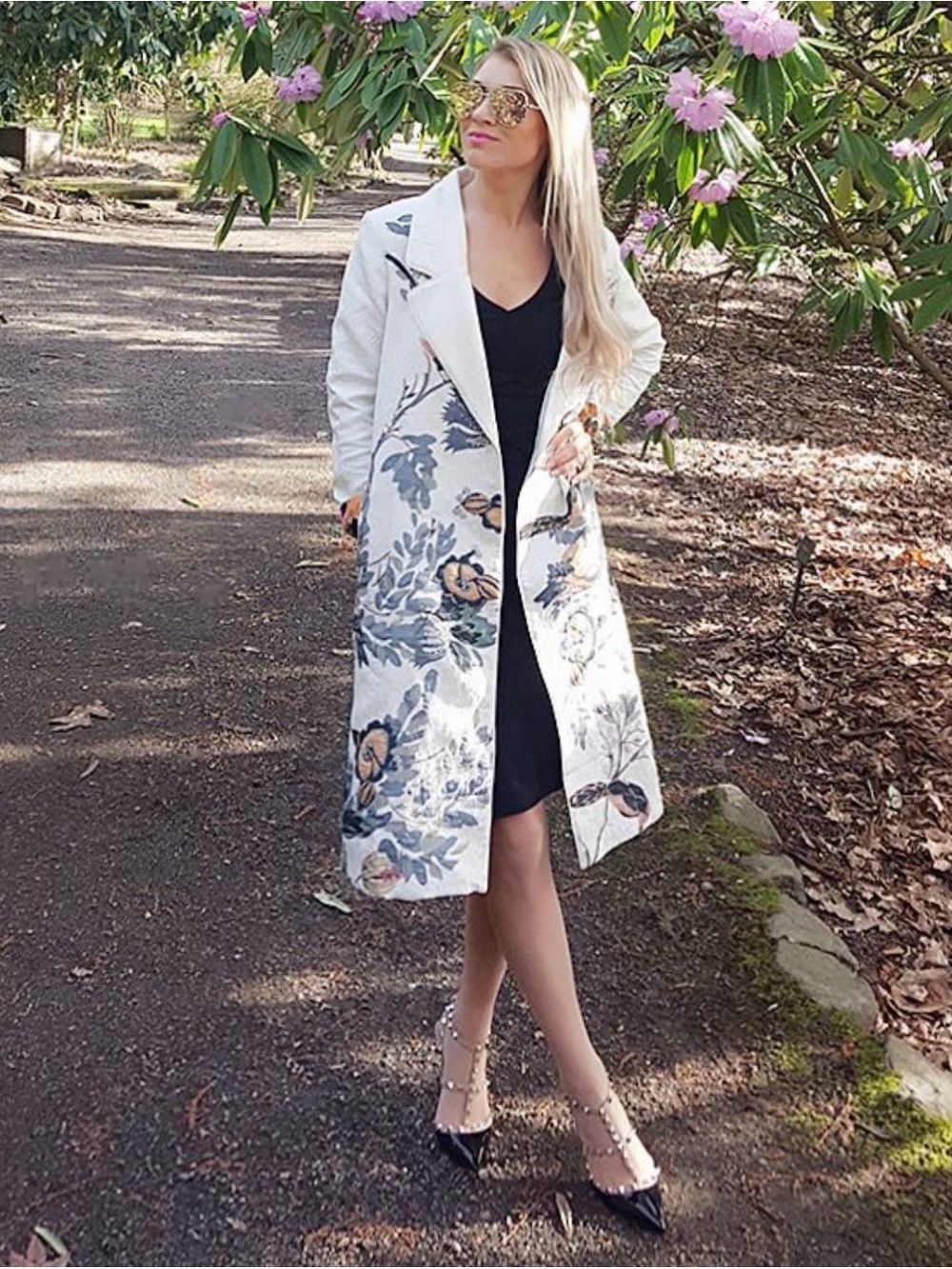HEMANT & NANDITA White Floral Embroidered Trench Coat